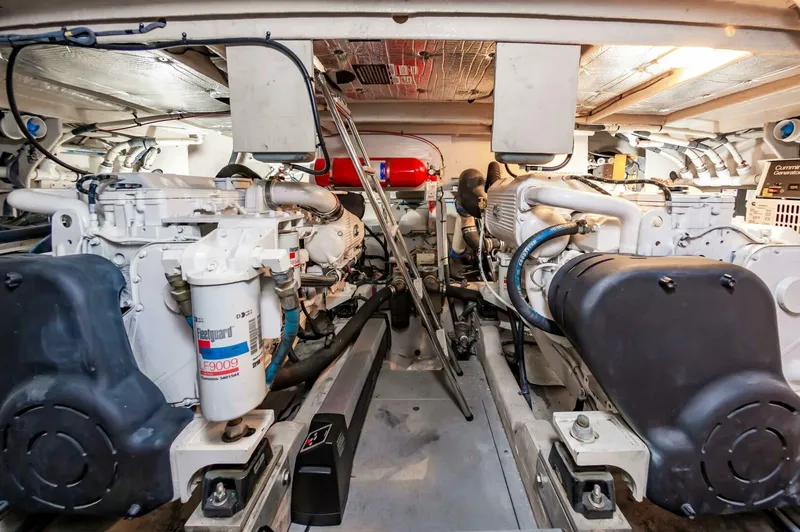 Slide: The Image of Sea Ray 510 Fly 2015 - 54