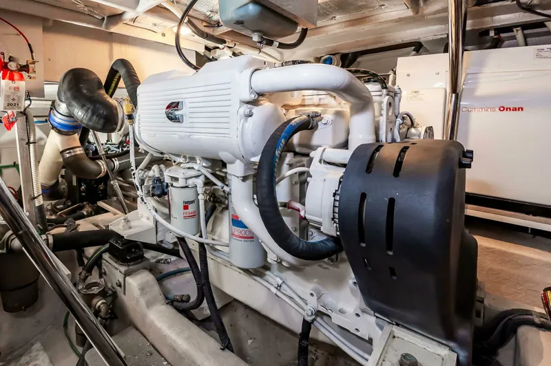 Slide: The Image of Sea Ray 510 Fly 2015 - 55