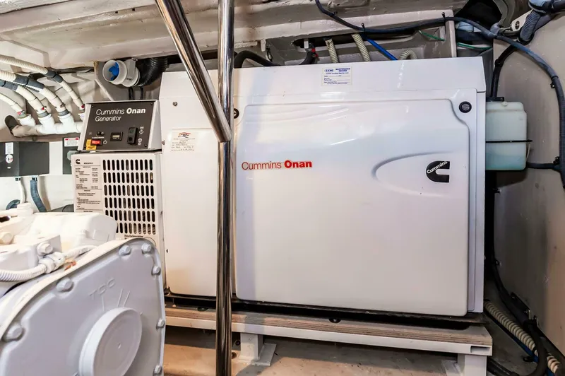 Slide: The Image of Sea Ray 510 Fly 2015 - 57