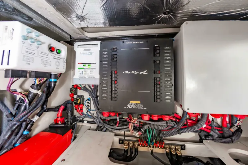 Slide: The Image of Sea Ray 510 Fly 2015 - 65