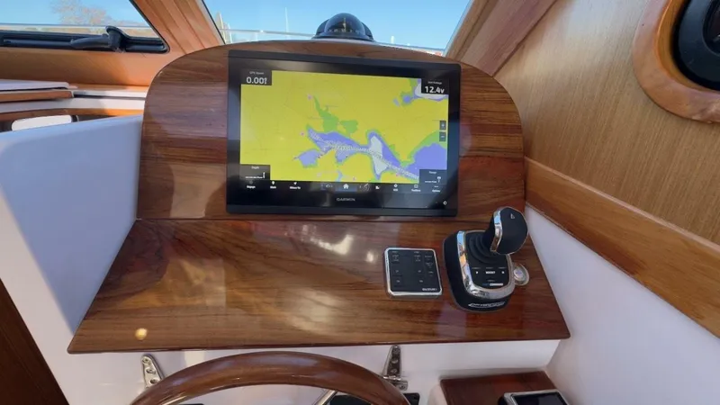 Slide: The Image of True North 34 Outboard Express 2022 - 15