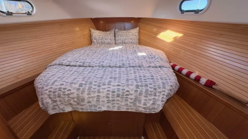 Slide: The Image of True North 34 Outboard Express 2022 - 17