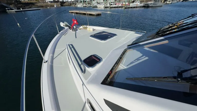 Slide: The Image of True North 34 Outboard Express 2022 - 31