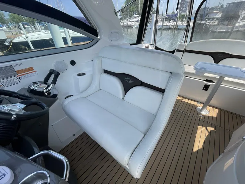 Slide: The Image of Rinker 310 Express Cruiser 2013 - 16