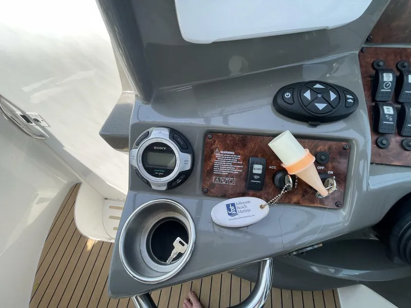 Slide: The Image of Rinker 310 Express Cruiser 2013 - 21