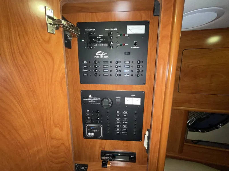 Slide: The Image of Rinker 310 Express Cruiser 2013 - 26