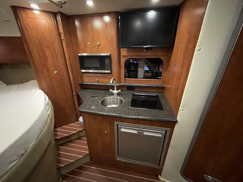 Slide: The Image of Rinker 310 Express Cruiser 2013 - 31