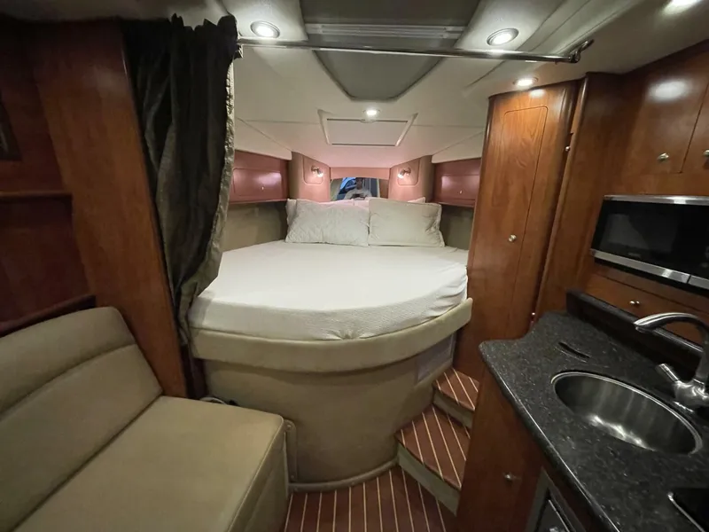 Slide: The Image of Rinker 310 Express Cruiser 2013 - 34