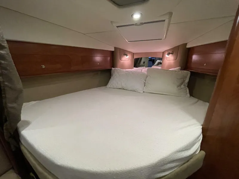 Slide: The Image of Rinker 310 Express Cruiser 2013 - 38