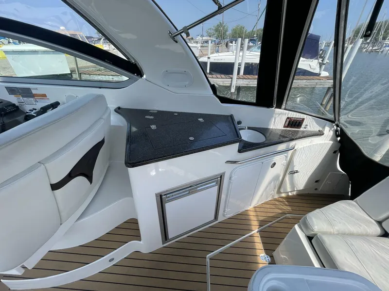 Slide: The Image of Rinker 310 Express Cruiser 2013 - 9