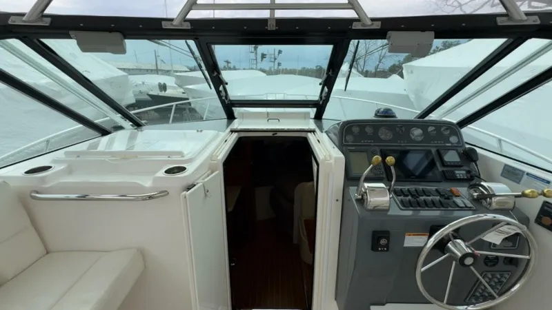 Slide: The Image of Tiara 2900 Open 2005 - 13