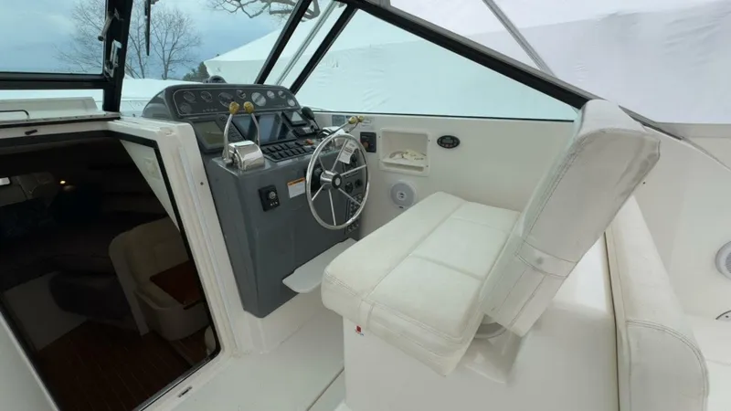 Slide: The Image of Tiara 2900 Open 2005 - 37