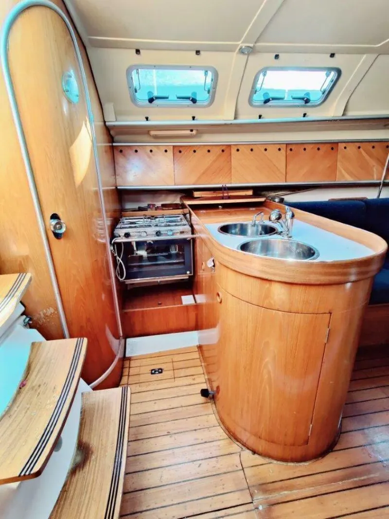 Slide: The Image of Beneteau 1991 - 3