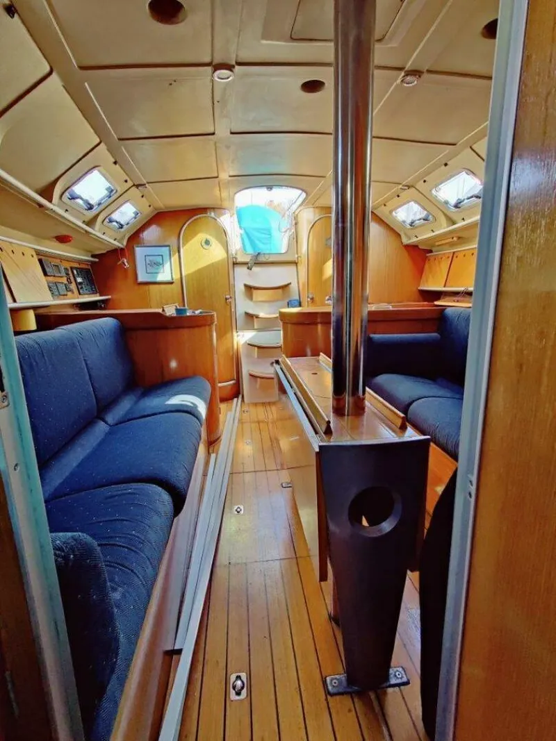 Slide: The Image of Beneteau 1991 - 5