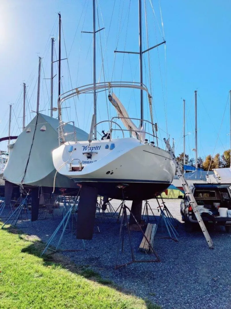Slide: The Image of Beneteau 1991 - 7