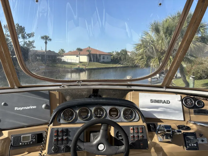 Slide: The Image of Carver Yachts 396 2005 - 11