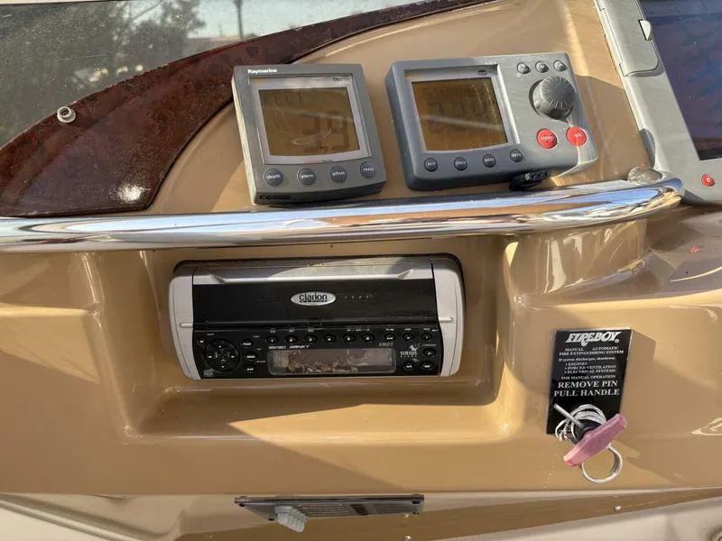 Slide: The Image of Carver Yachts 396 2005 - 12