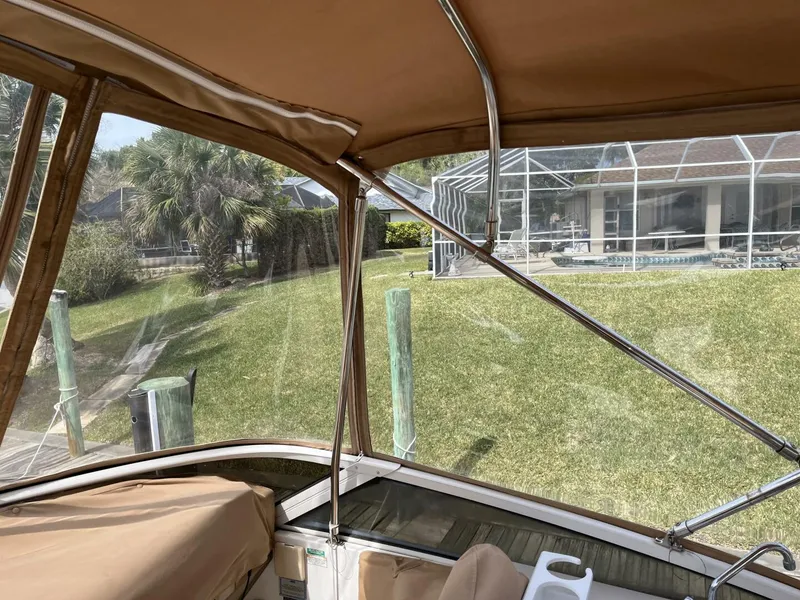 Slide: The Image of Carver Yachts 396 2005 - 21