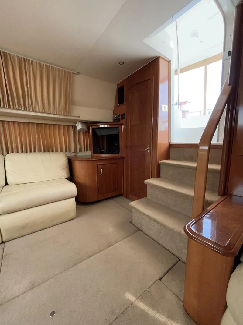 Slide: The Image of Carver Yachts 396 2005 - 26