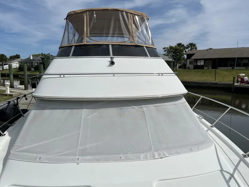 Slide: The Image of Carver Yachts 396 2005 - 3