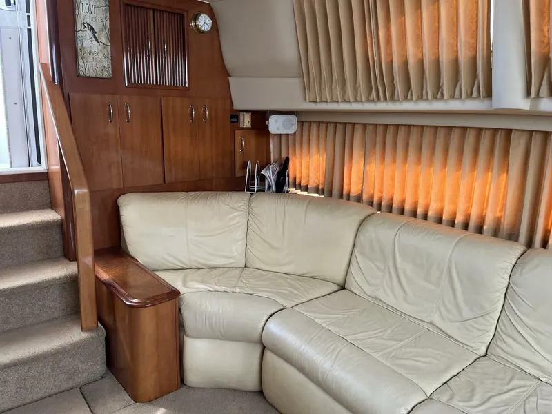 Slide: The Image of Carver Yachts 396 2005 - 30