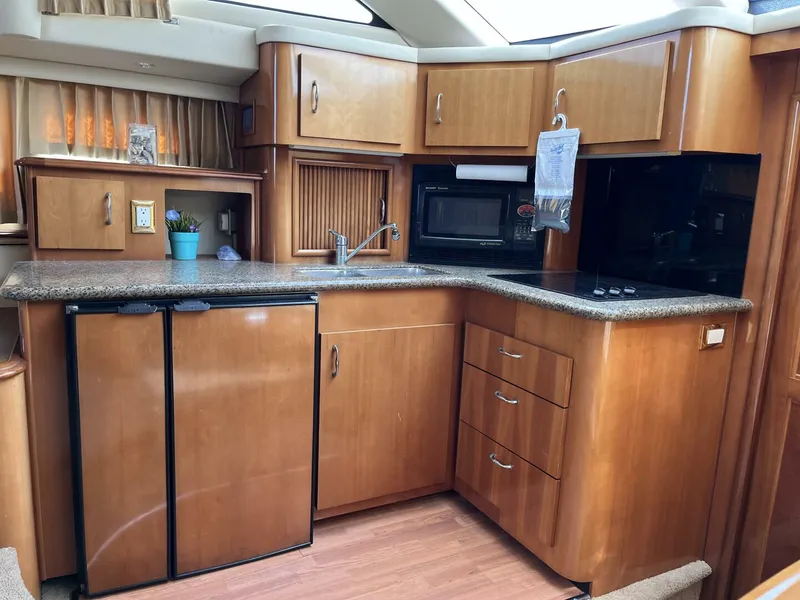 Slide: The Image of Carver Yachts 396 2005 - 34
