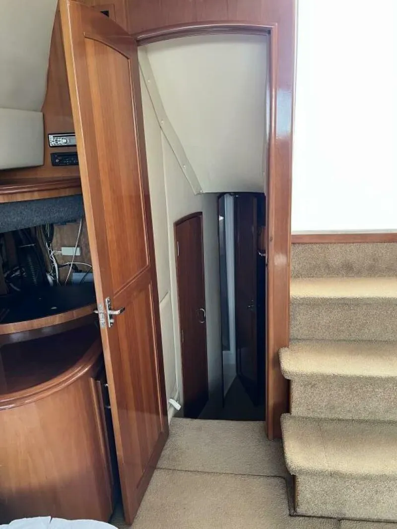 Slide: The Image of Carver Yachts 396 2005 - 40