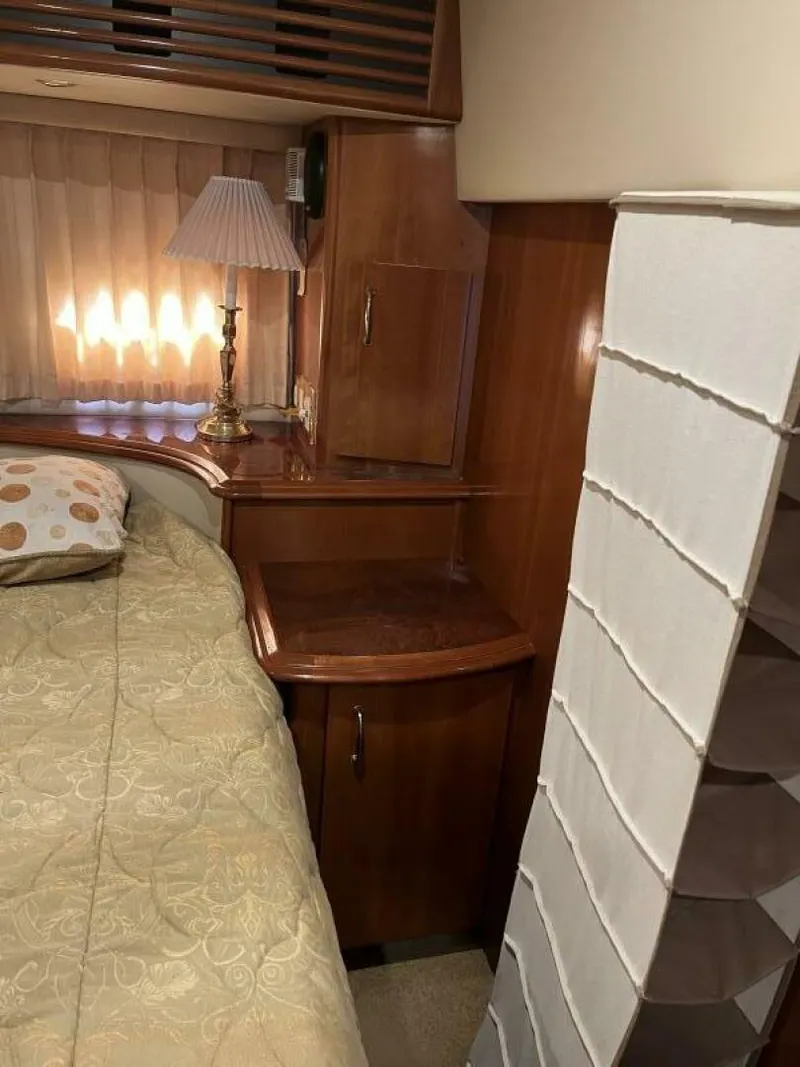 Slide: The Image of Carver Yachts 396 2005 - 43