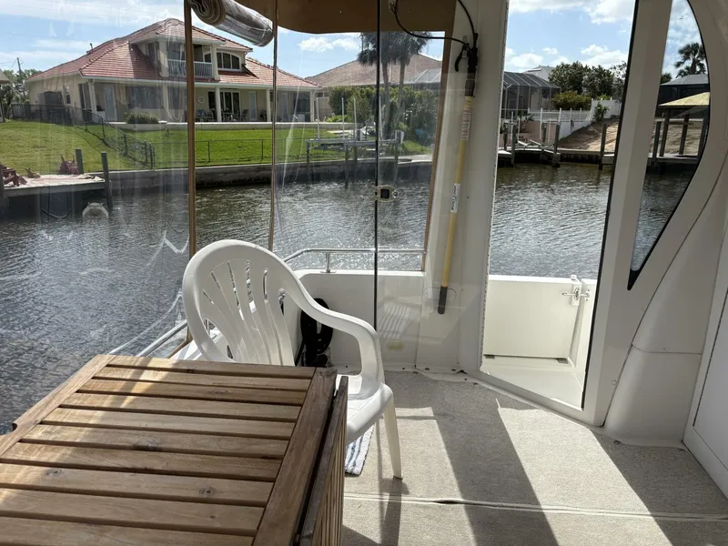 Slide: The Image of Carver Yachts 396 2005 - 6