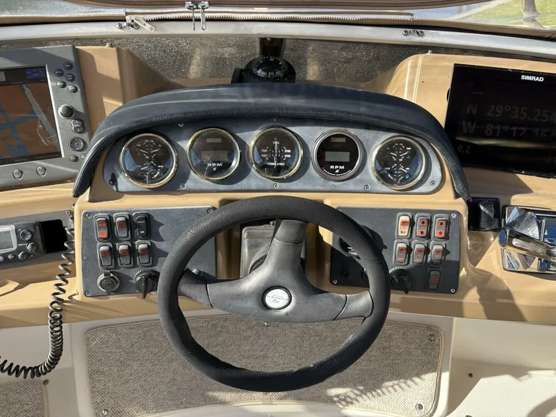 Slide: The Image of Carver Yachts 396 2005 - 9
