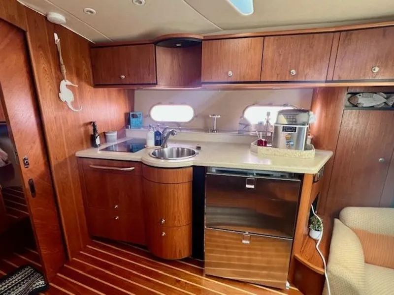 Slide: The Image of Tiara 3900 Sovran 2007 - 16