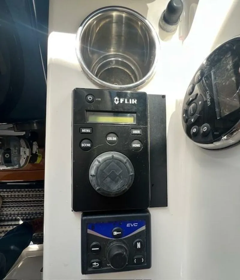 Slide: The Image of Tiara 3900 Sovran 2007 - 24