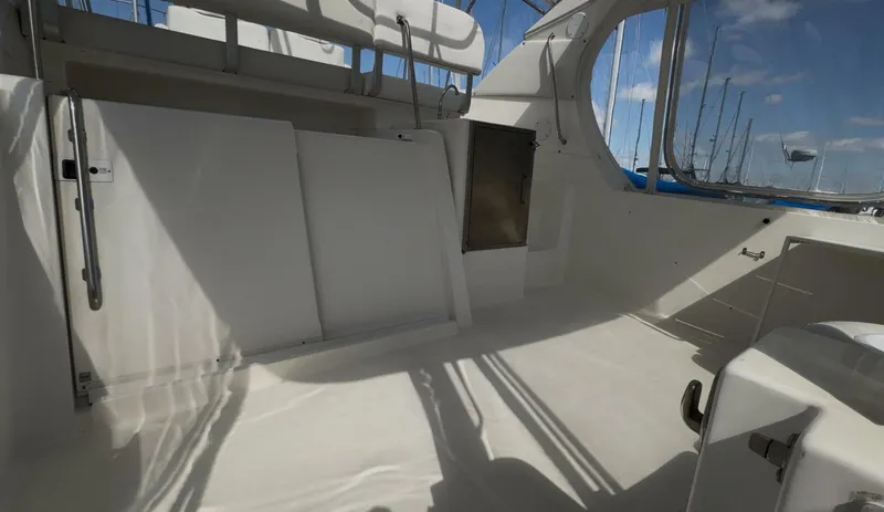 Slide: The Image of Silverton 35 Motor Yacht 2005 - 29