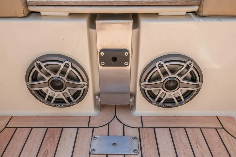 Slide: The Image of Chris-Craft Launch 32 2013 - 18
