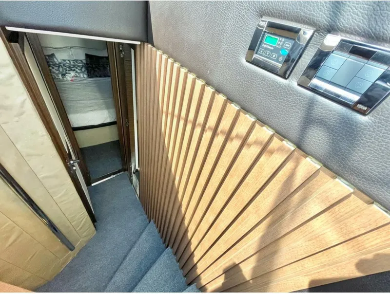 Slide: The Image of Azimut 55S 2013 - 5