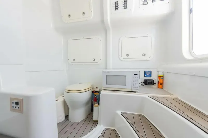 Slide: The Image of Yellowfin 42 Center Console 2019 - 16