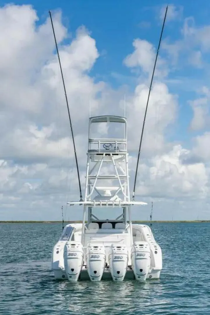 Slide: The Image of Yellowfin 42 Center Console 2019 - 4