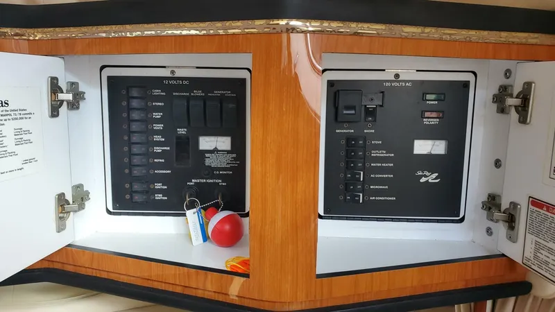Slide: The Image of Sea Ray Sundancer 2001 - 26