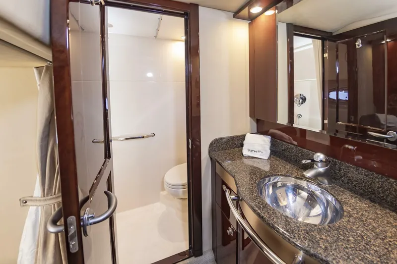 Slide: The Image of Sea Ray 48 Sundancer 2007 - 31