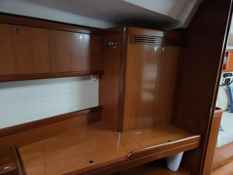 Slide: The Image of Beneteau 49 2007 - 30