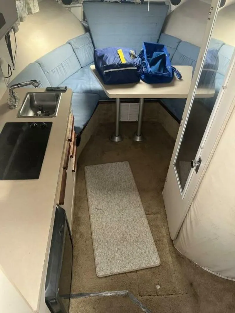 Slide: The Image of Carver Yachts 2557 Montego 1989 - 14