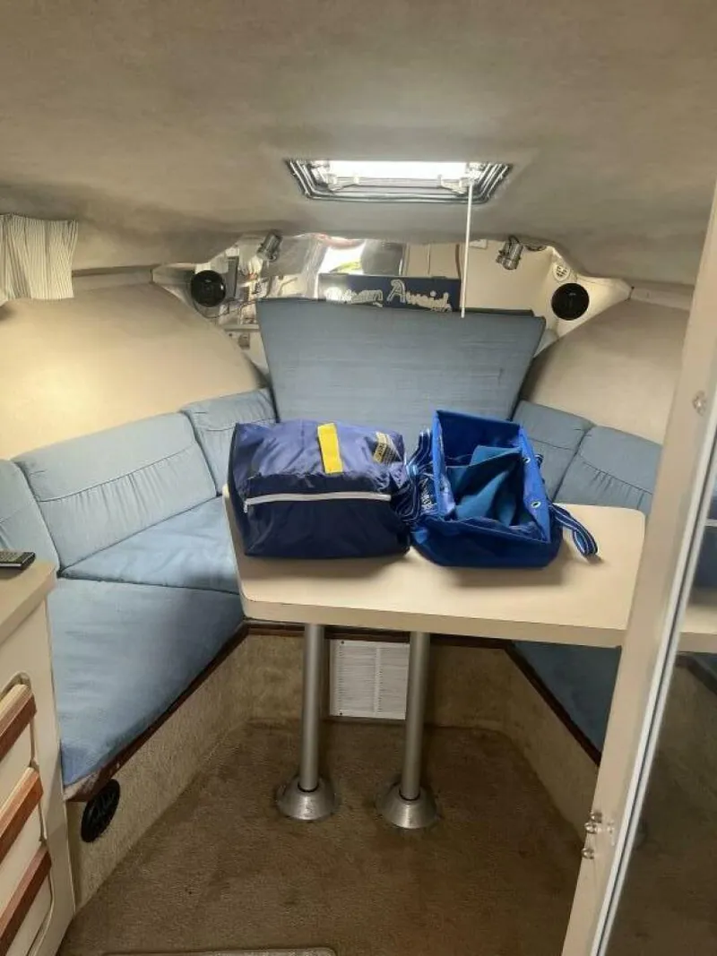 Slide: The Image of Carver Yachts 2557 Montego 1989 - 8