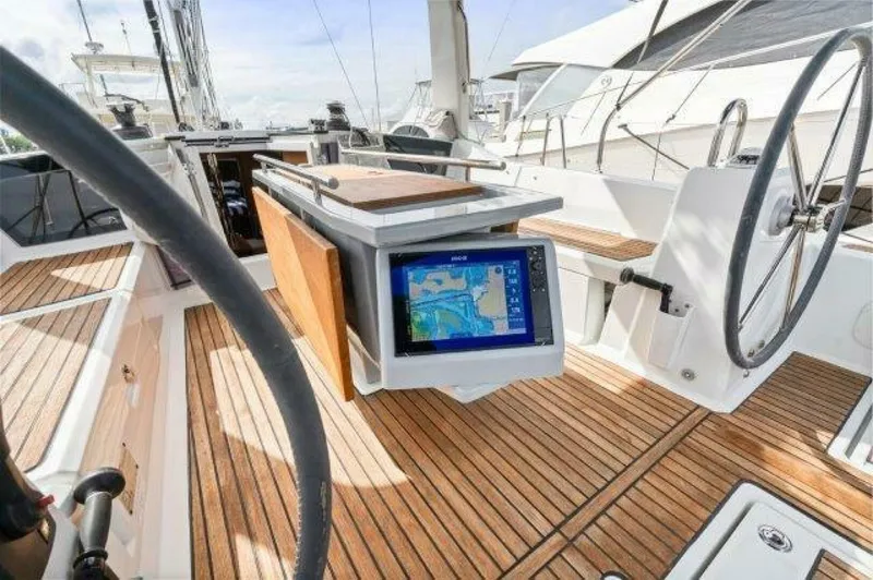 Slide: The Image of Beneteau 41.1 2018 - 10