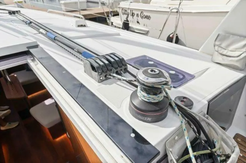Slide: The Image of Beneteau 41.1 2018 - 16
