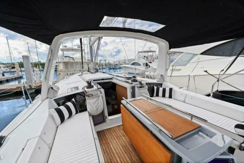 Slide: The Image of Beneteau 41.1 2018 - 30
