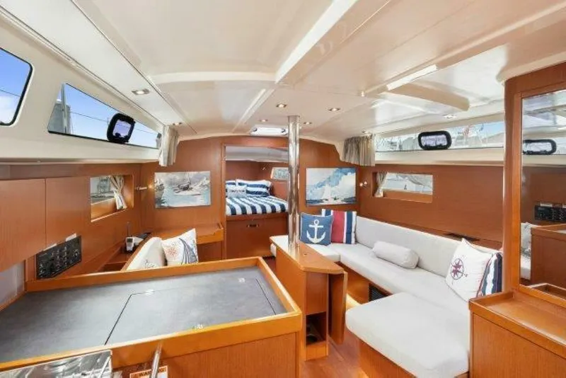 Slide: The Image of Beneteau 41.1 2018 - 34