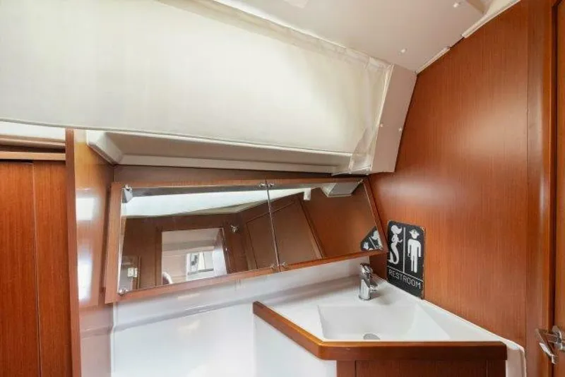 Slide: The Image of Beneteau 41.1 2018 - 56