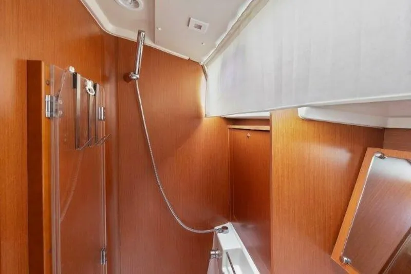 Slide: The Image of Beneteau 41.1 2018 - 57