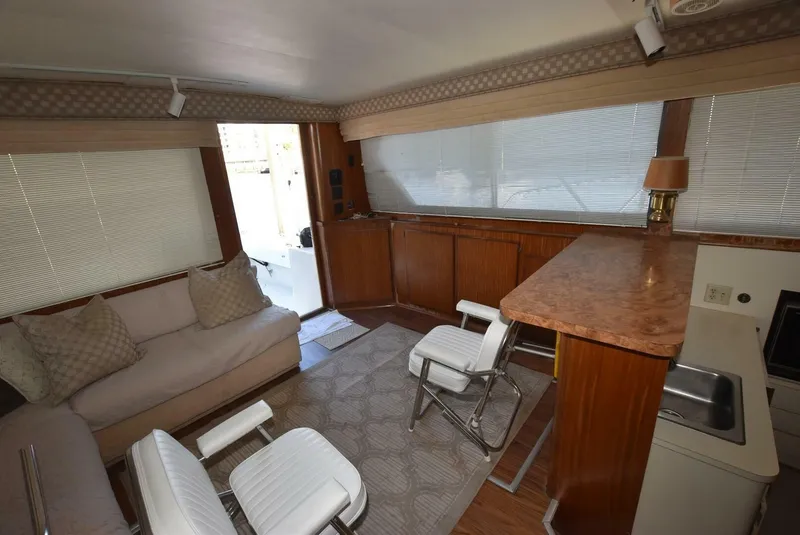 Slide: The Image of Hatteras 48 Convertible 1988 - 2