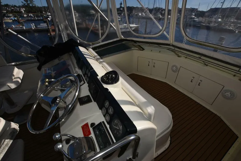 Slide: The Image of Hatteras 48 Convertible 1988 - 23